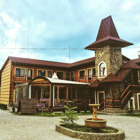 Minihotel Zolotoe Runo Ploskoye Buitenkant foto