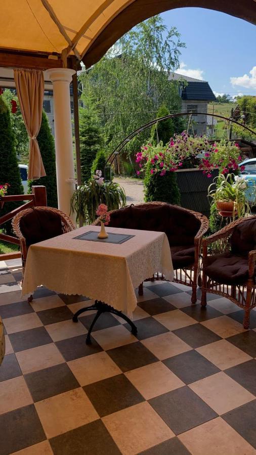 Minihotel Zolotoe Runo Ploskoye Buitenkant foto