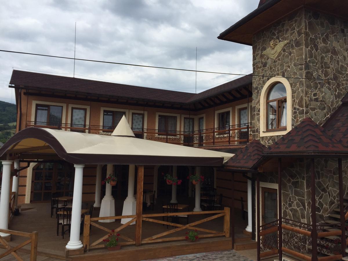Minihotel Zolotoe Runo Ploskoye Buitenkant foto