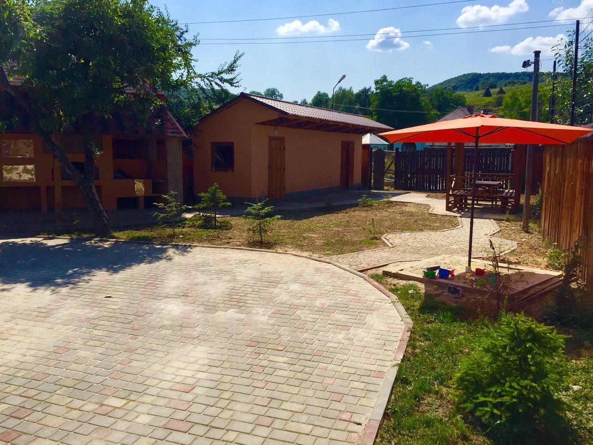 Minihotel Zolotoe Runo Ploskoye Buitenkant foto