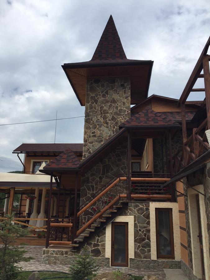 Minihotel Zolotoe Runo Ploskoye Buitenkant foto