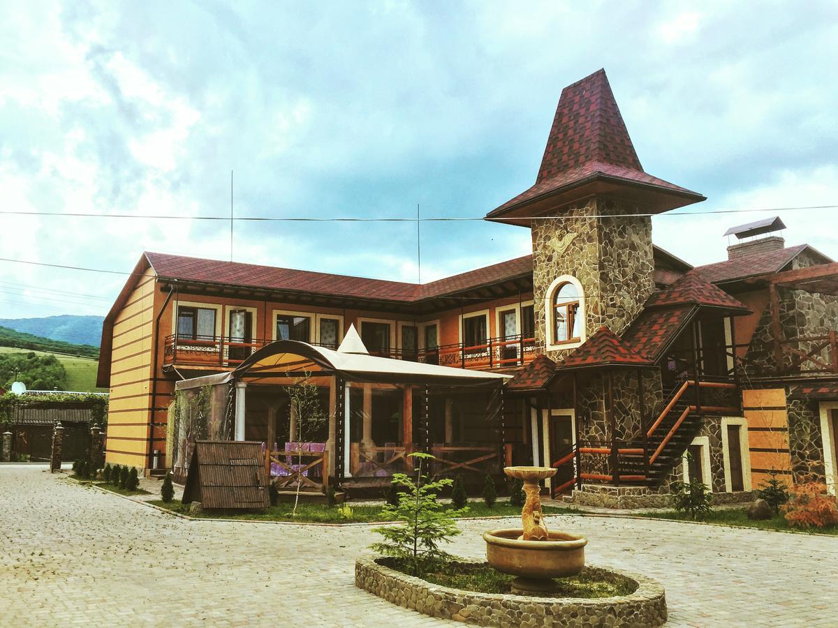 Minihotel Zolotoe Runo Ploskoye Buitenkant foto