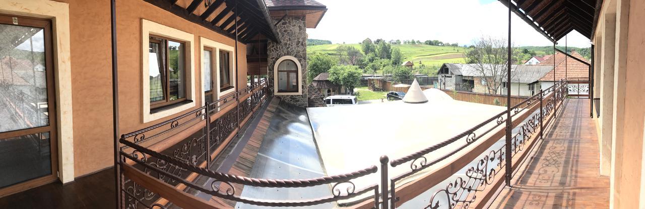 Minihotel Zolotoe Runo Ploskoye Buitenkant foto