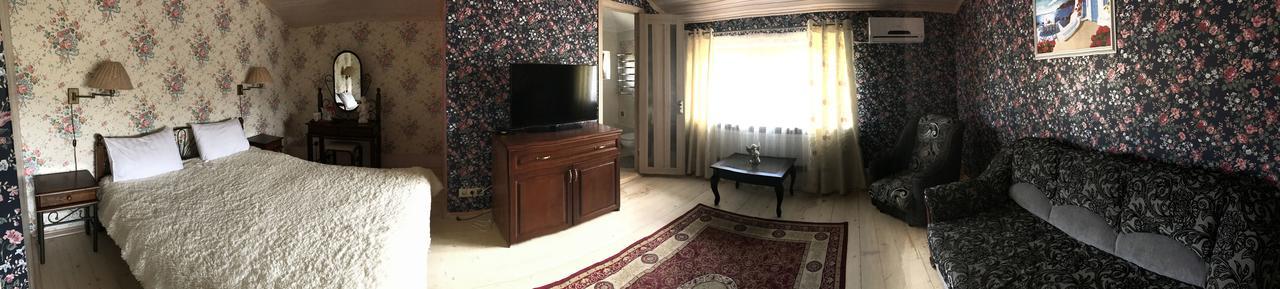 Minihotel Zolotoe Runo Ploskoye Buitenkant foto